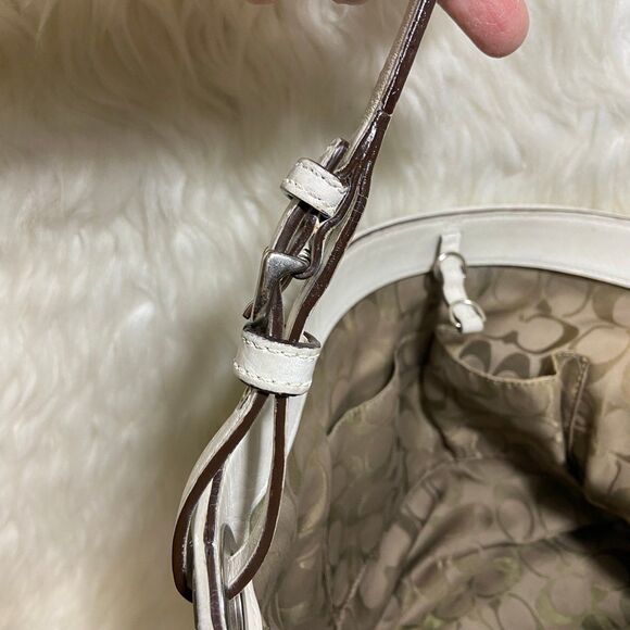 Coach ivory hobo handbag - Picture 8 of 12